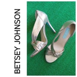 BETSEY JOHNSON SB ABI open toe pumps
